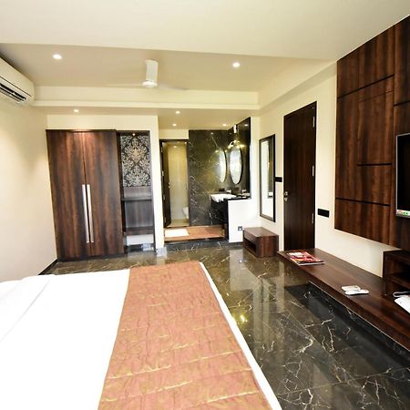Sentosa Resorts&Water Park Chinchvad Exterior foto