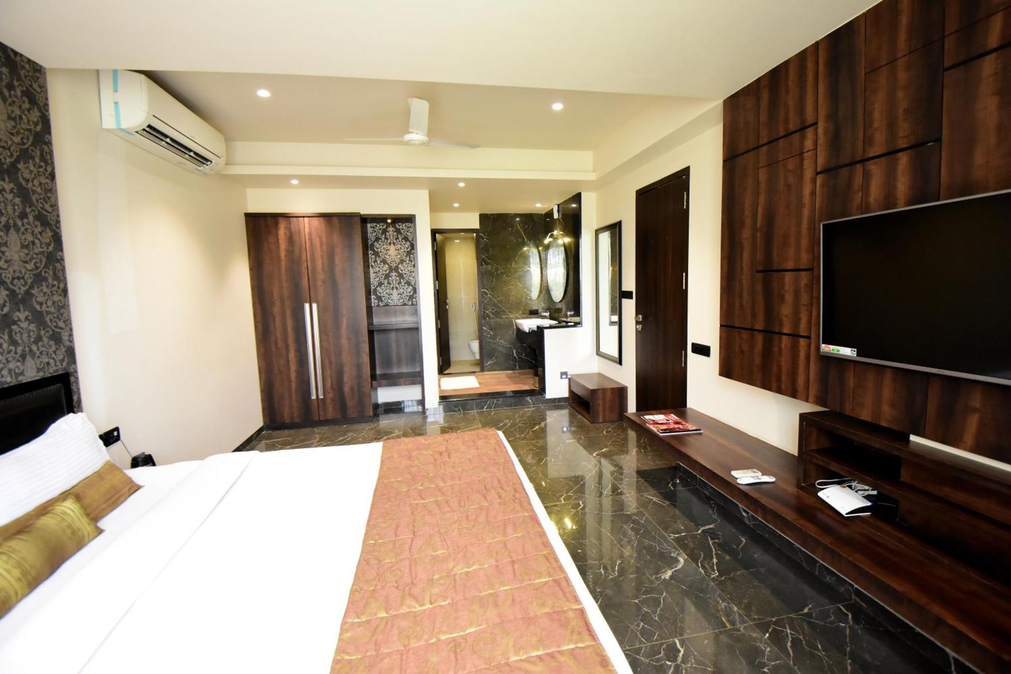 Sentosa Resorts&Water Park Chinchvad Exterior foto