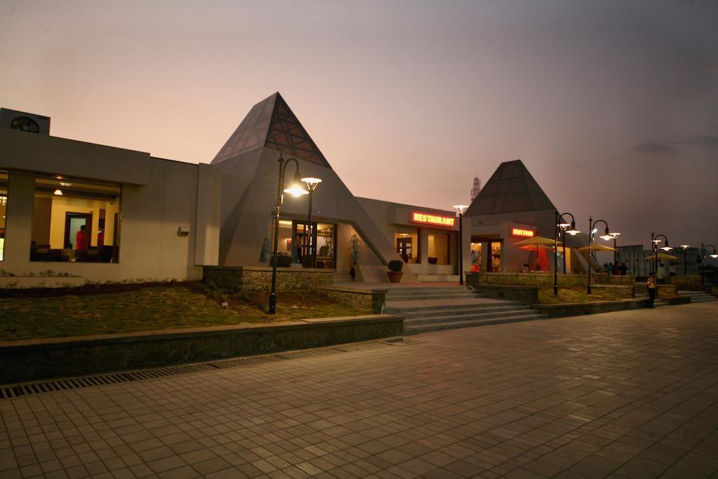Sentosa Resorts&Water Park Chinchvad Exterior foto