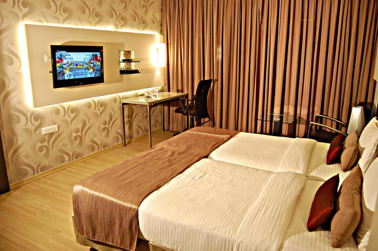 Sentosa Resorts&Water Park Chinchvad Exterior foto