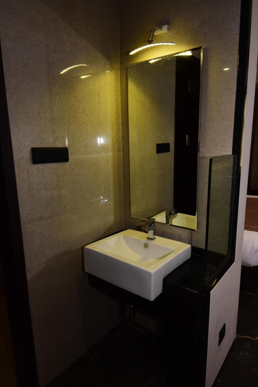 Sentosa Resorts&Water Park Chinchvad Exterior foto