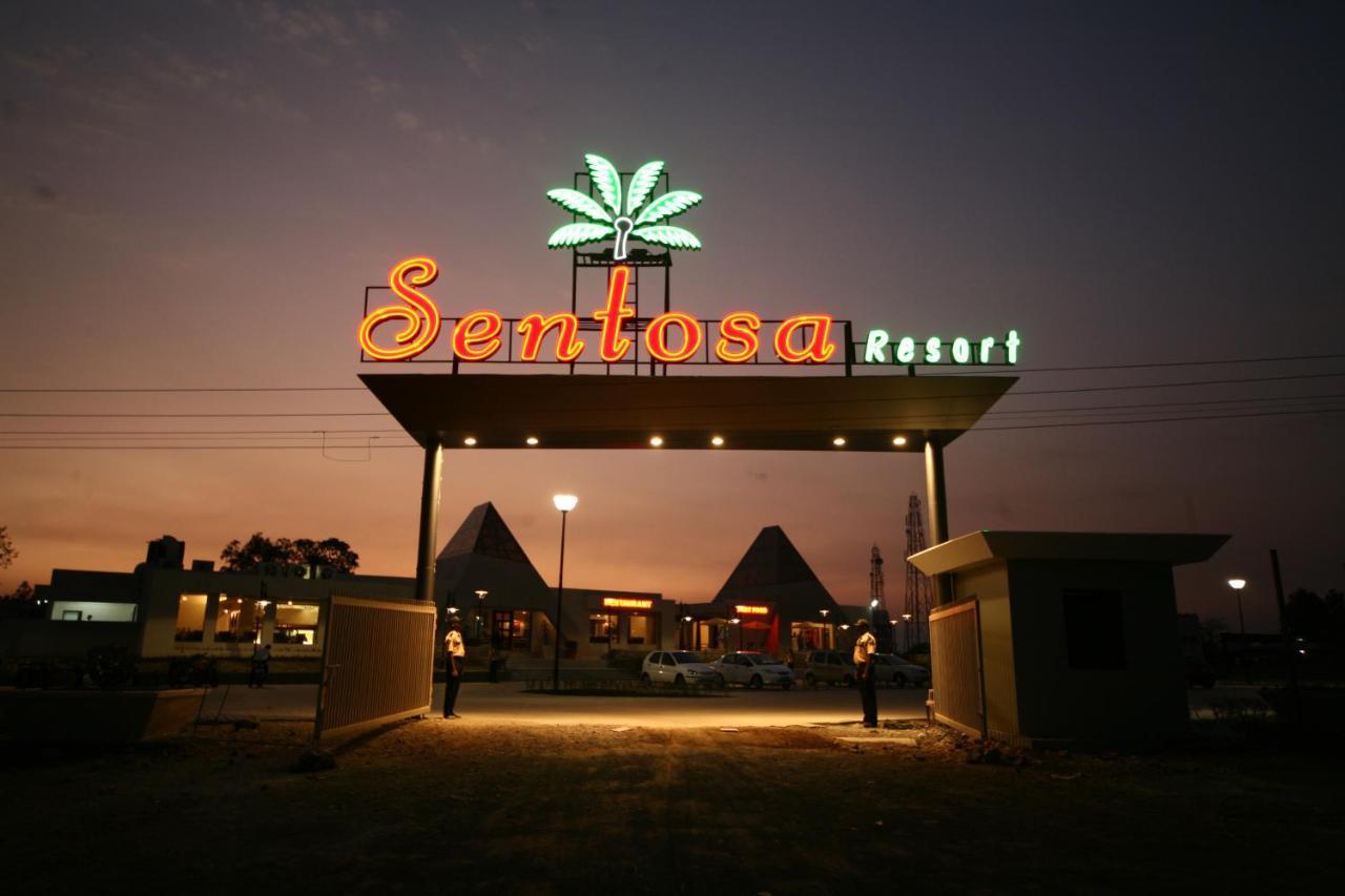 Sentosa Resorts&Water Park Chinchvad Exterior foto