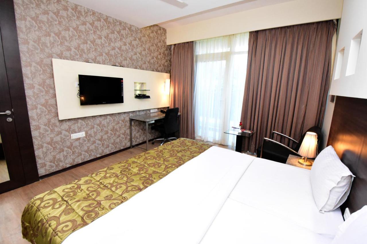 Sentosa Resorts&Water Park Chinchvad Exterior foto